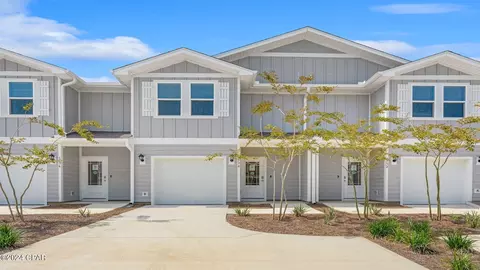 1721 Jakes Dr, Panama City, FL 32405