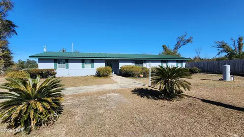 6073 Devorak Dr, Marianna, FL 32446