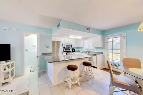 206 Robin Ln, Panama City Beach, FL 32407