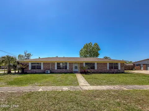 6432 Hiwassee St, Panama City, FL 32404