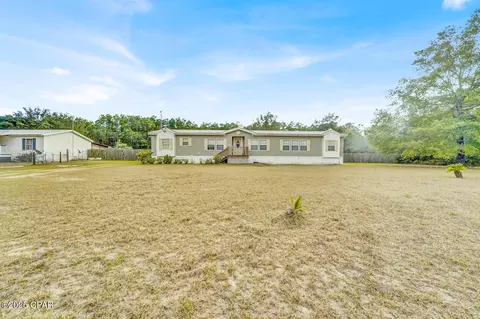 3004 Caroline Dr, Chipley, FL 32428 photo 2
