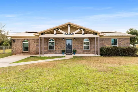705 W 14th St, Lynn Haven, FL 32444