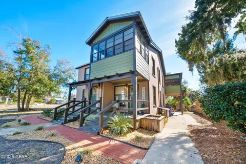 124 E 2nd Pl, Panama City, FL 32401