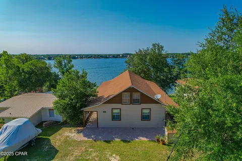 4271 Crystal Lake Dr, Chipley, FL 32428