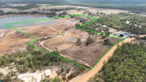 2303 Radcliff Cir, Chipley, FL 32428