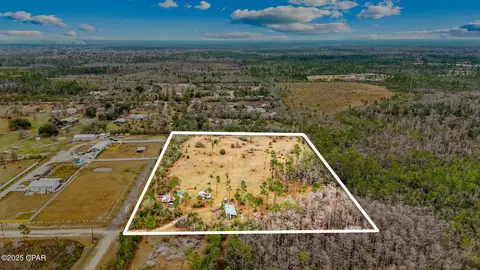 8000 Bluebird Ln, Youngstown, FL 32466