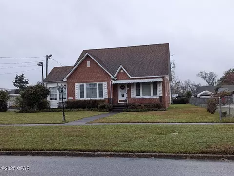 2911 Green St, Marianna, FL 32446