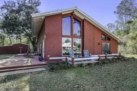 377 W Lakeview Dr, Wewahitchka, FL 32465