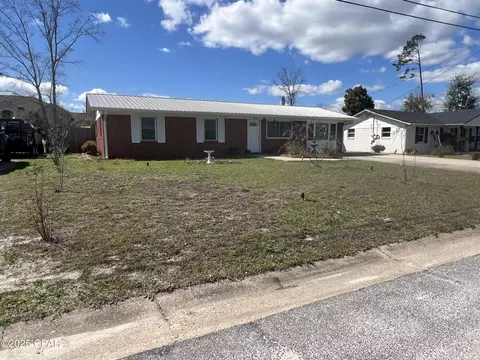 2010 Greenbriar Blvd, Lynn Haven, FL 32444
