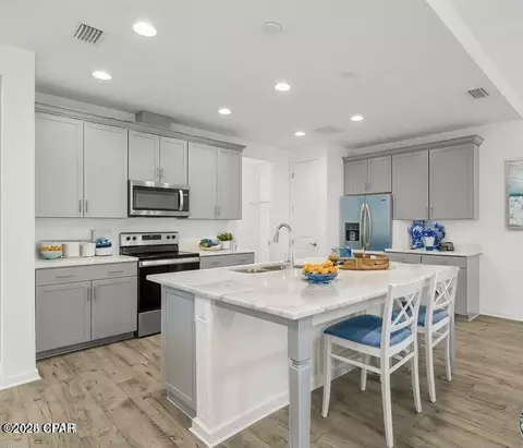 8804 Attitude Ave, Panama City Beach, FL 32413