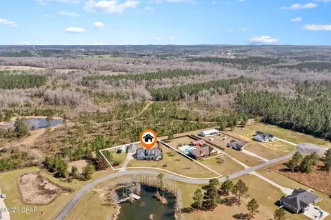553 Lakepointe Dr, Chipley, FL 32428 photo 3