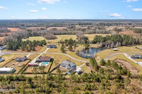 553 Lakepointe Dr, Chipley, FL 32428 photo 46