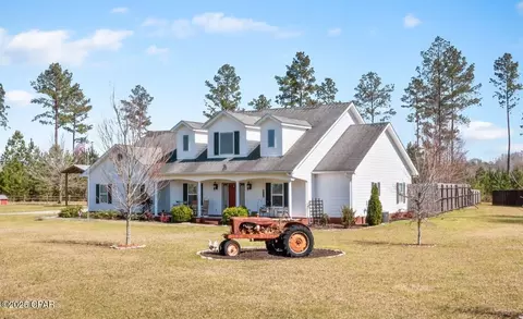 553 Lakepointe Dr, Chipley, FL 32428 photo 2