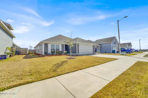 8470 Sun Point Dr, Panama City, FL 32404
