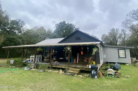 3661 Harcus Rd, Caryville, FL 32427
