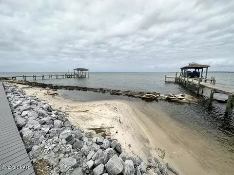 1758 Stanford Rd, Gulf Breeze, FL 32563