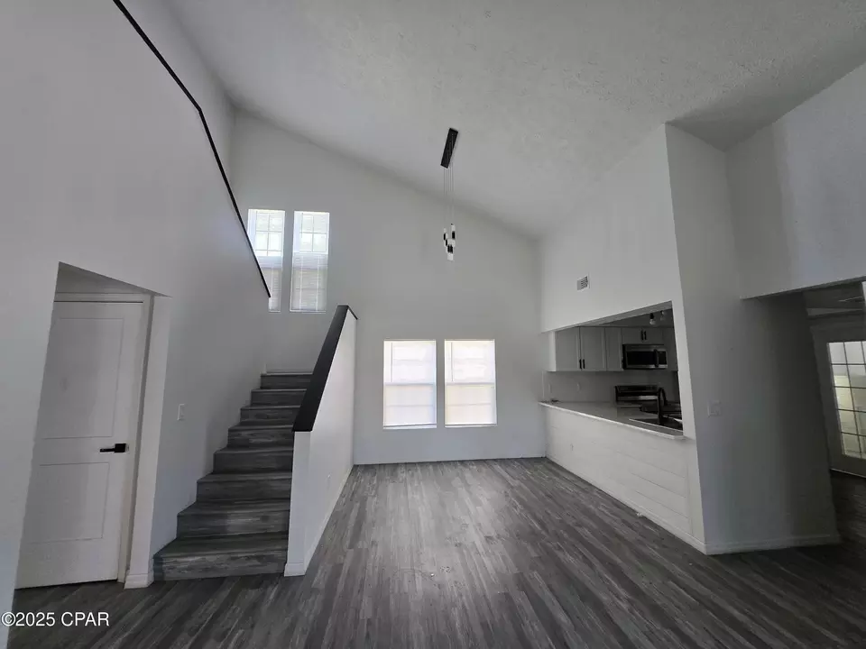 Living - 2706 Ravenwood Ct, Lynn Haven, FL 32444 photo 3 of 5
