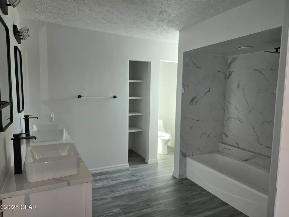 Bath - 2706 Ravenwood Ct, Lynn Haven, FL 32444 photo 4 of 9