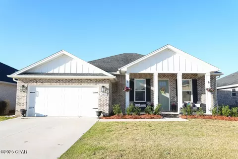 3807 Heartwood St, Panama City, FL 32404