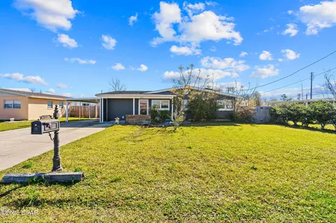 911 New York Ave, Lynn Haven, FL 32444