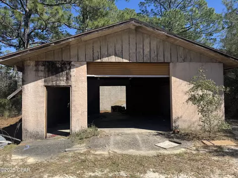 510 Spikes Rd, Southport, FL 32409