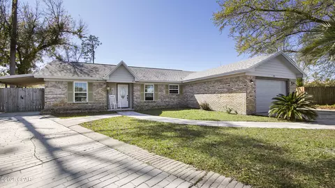 303 Geralo Ln, Lynn Haven, FL 32444