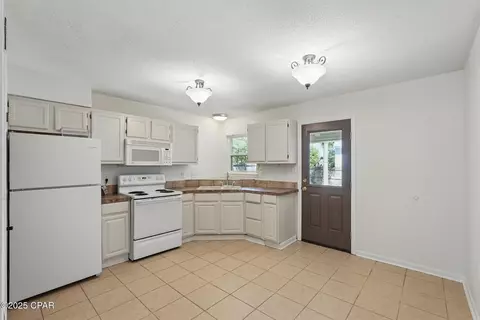 101 Hampton Dr, Crestview, FL 32539 photo 5