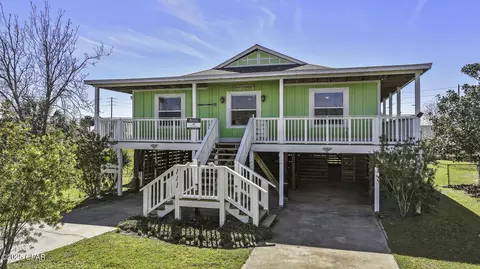 111 Lucia Ave, Port St Joe, FL 32456