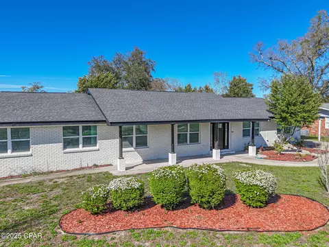 130 Arlington Dr, Panama City, FL 32404