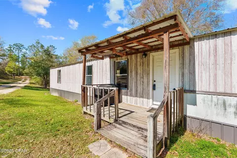 2526 Pinewood Dr, Chipley, FL 32428