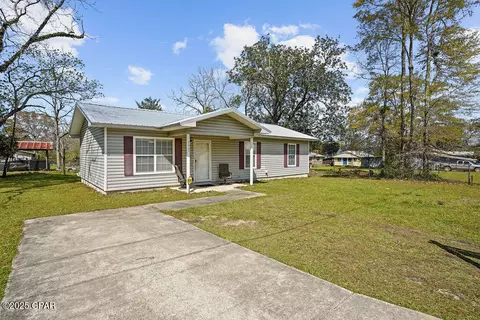 792 2nd St, Chipley, FL 32428