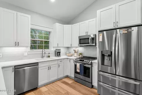 Kitchen - 24 Seabreeze Cir, Seacrest, FL 32413 photo 2 of 2
