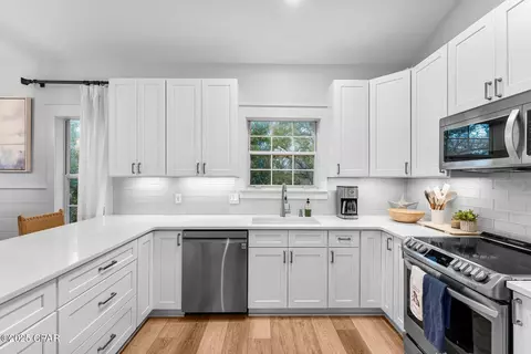 Kitchen - 24 Seabreeze Cir, Seacrest, FL 32413 photo 1 of 2
