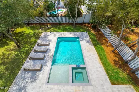 Exterior - 24 Seabreeze Cir, Seacrest, FL 32413 photo 5 of 7