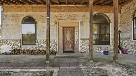 14709 NW Phillips Rd, Bristol, FL 32321