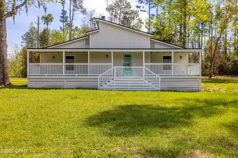 976 Daniel Dr, Alford, FL 32420