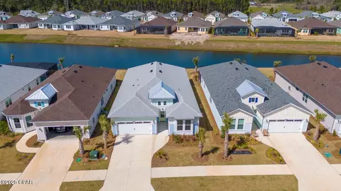 9526 Paradise Dr, Panama City Beach, FL 32413
