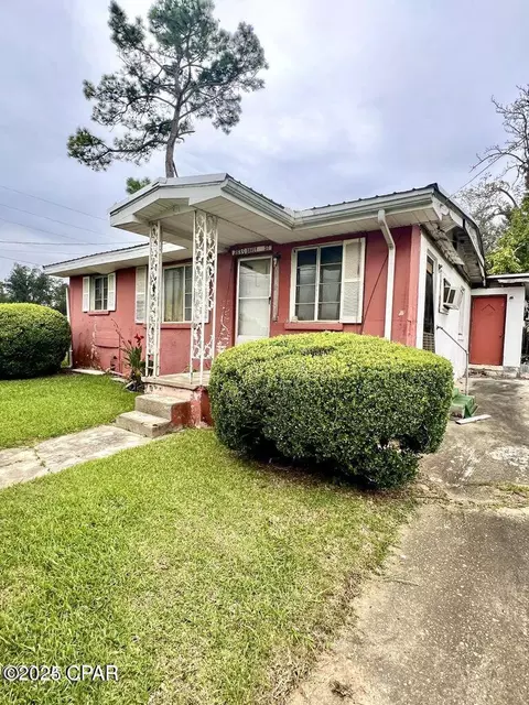 2839 Davey St, Marianna, FL 32448