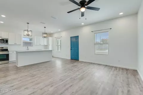 525 Kraft Ave, Panama City, FL 32401