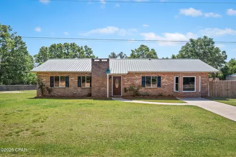 1631 Velvet Dr, Chipley, FL 32428