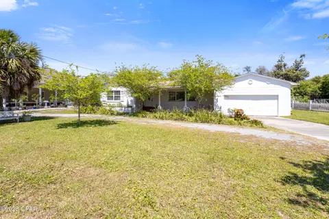 515 Bunkers Cove Rd, Panama City, FL 32401