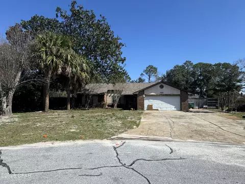 126 Grand Lagoon Shores Dr, Panama City, FL 32408
