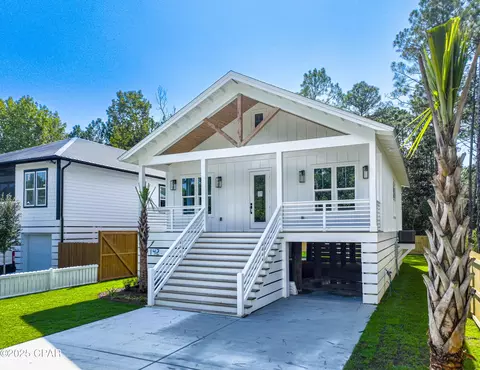142 N 7th St, Santa Rosa Beach, FL 32459