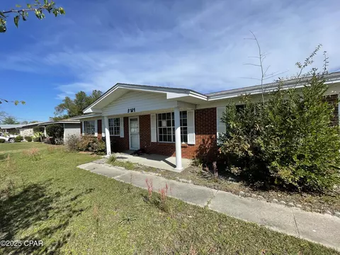 5217 N Lakewood Dr, Panama City, FL 32404