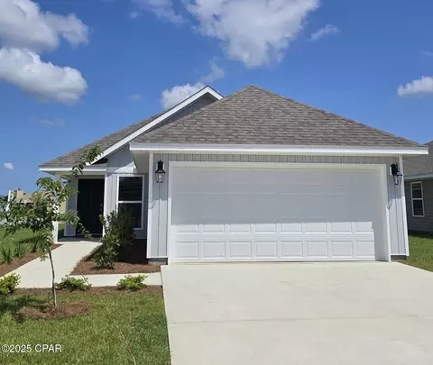 8305 Park Place Dr, Panama City, FL 32404