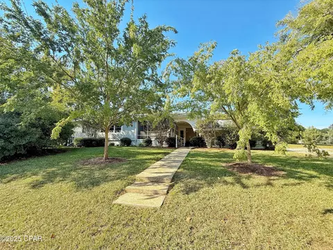 8004 Church St, Sneads, FL 32460