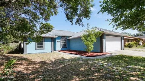 558 N Lakeshore Dr, Panama City Beach, FL 32413