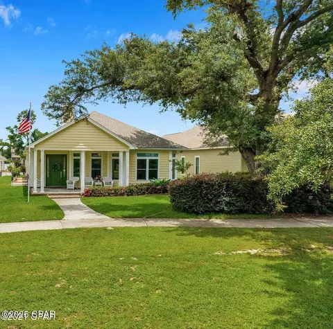 4004 Riverside Dr, Panama City, FL 32404
