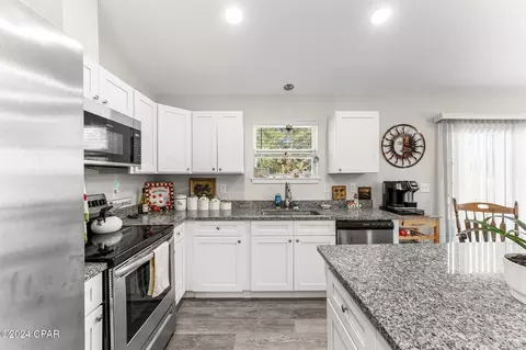 4002 Janet Cir, Chipley, FL 32428 photo 11