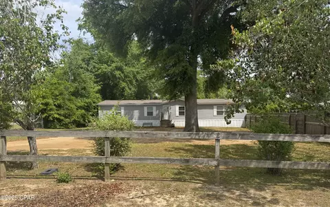 8156 Adams St, Sneads, FL 32460